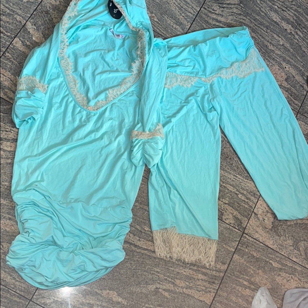 2 piece set